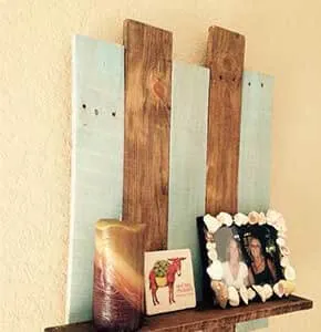 Rustic Pallet Wall Shelf